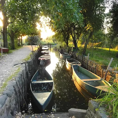 In Near Sandy * Piriac-sur-Mer